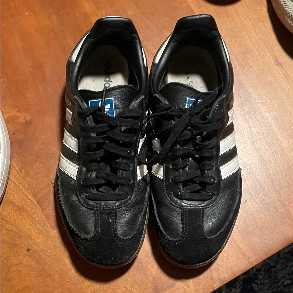 Adidas SAMBA big kids 3.5 Black and White Classic Sneakers